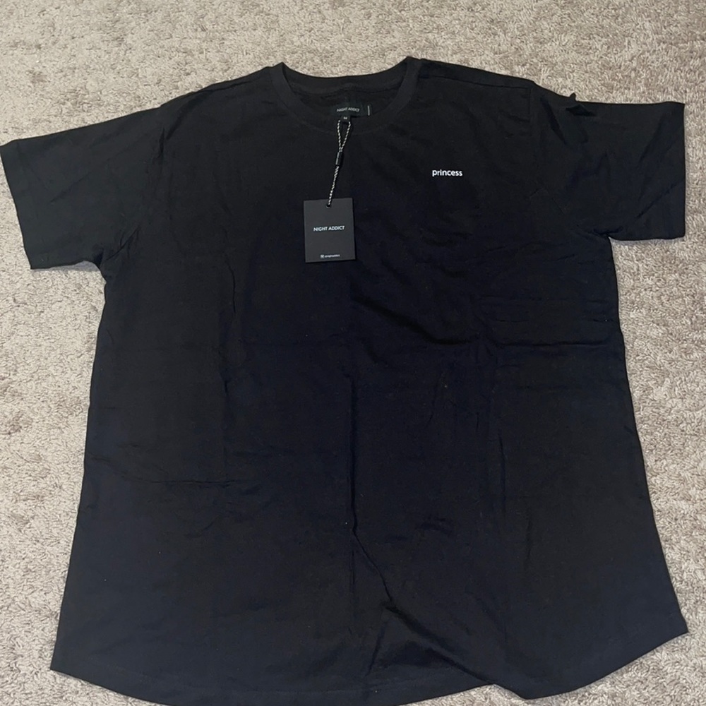 Oversized T-Shirt dress to pair with a great leather jacket and thigh boots!
